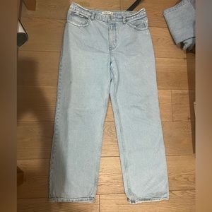 Abercrombie & Fitch High Rise 90s Relaxed Light Wash Jeans